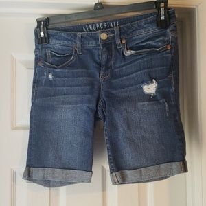 Aeropostale Bermuda jean Shorts. Size 4. Like New
